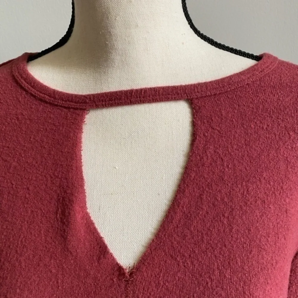 Pink Rose Red Keyhole Sweater Size L